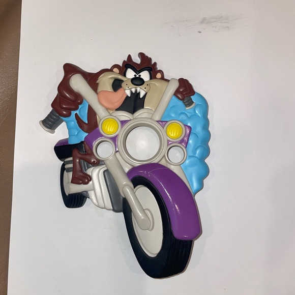 Looney Tunes Light switch Cover. Set of 2 - Picture 5 of 8